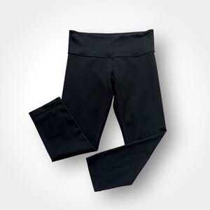Women’s Lululemon Cropped Black Leggings! Size 4!